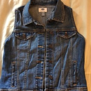 Old navy stretch-extensible sleeveless jean jacket